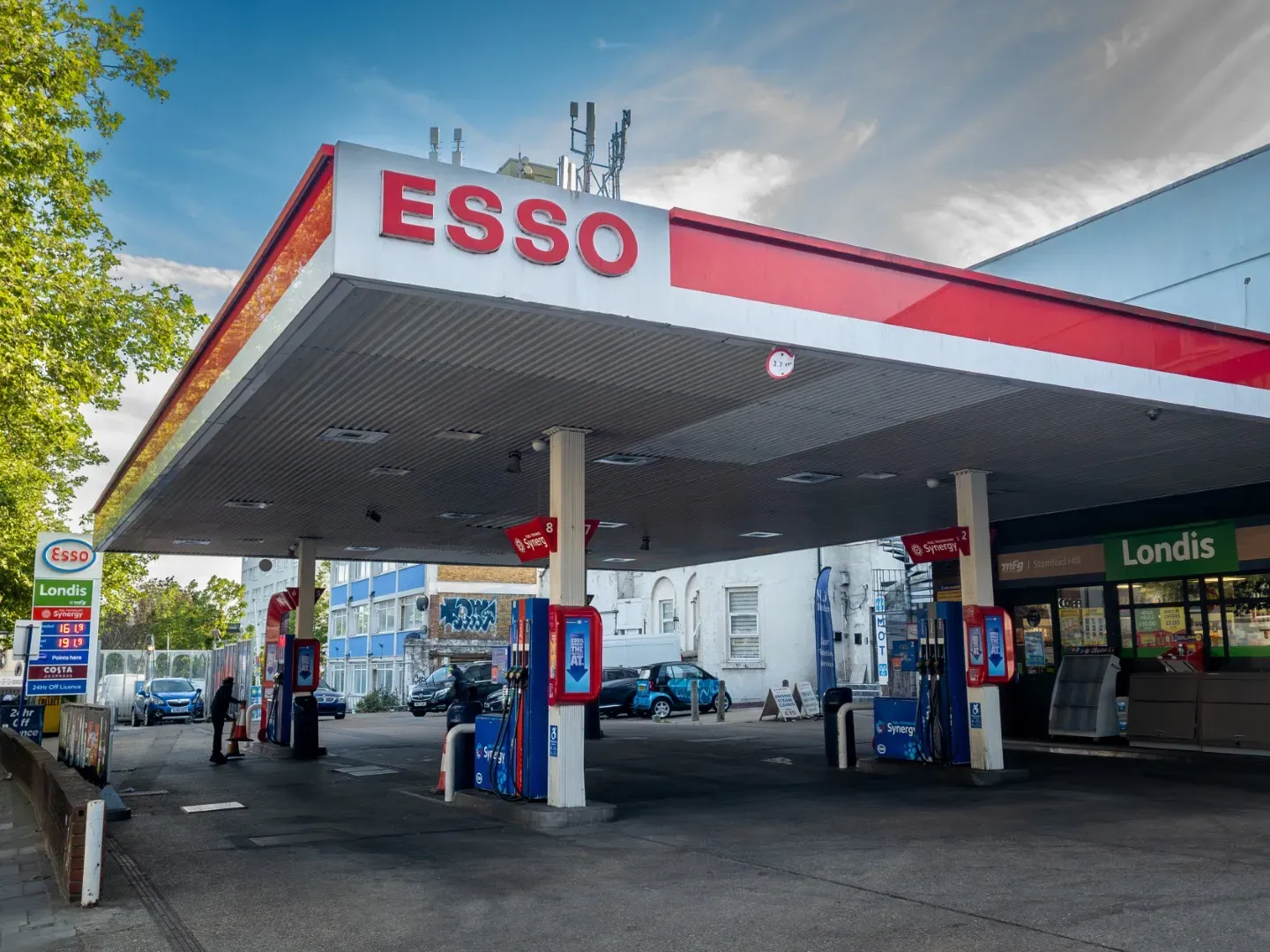 station service esso